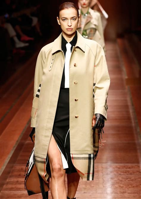 burberry profumo donna autunno inverno 2019 2020|Burberry Autunno/Inverno 2020 .